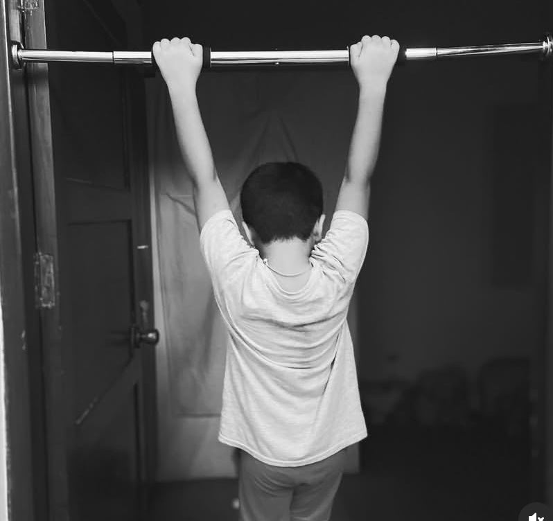 Pull up Bar for kids